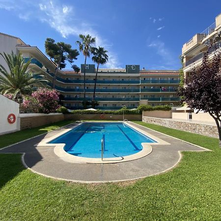 R123 Apartamento En La Planta Baja Con Piscina Cerca De La Playa 카라펠 외부 사진