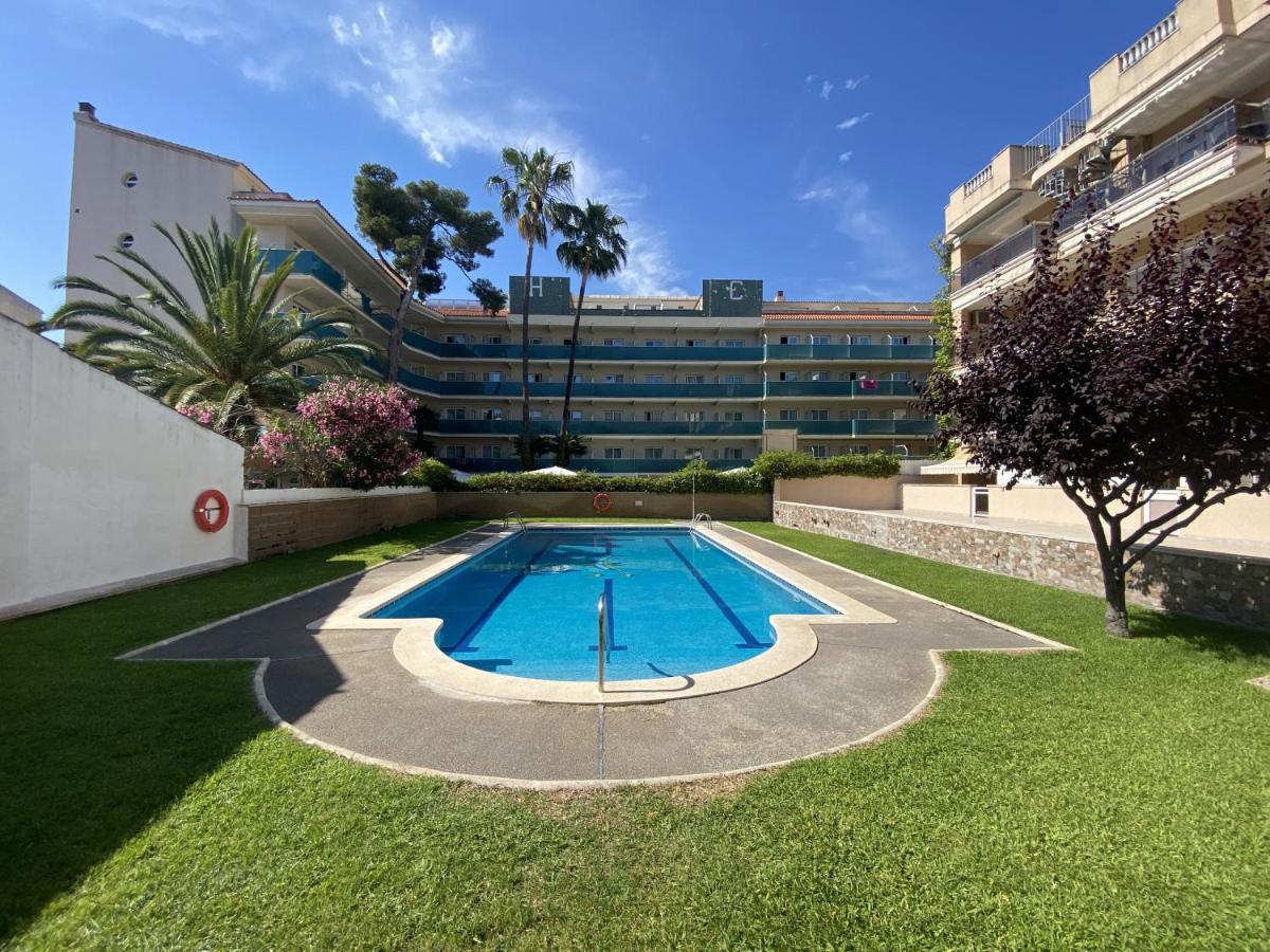 R123 Apartamento En La Planta Baja Con Piscina Cerca De La Playa 카라펠 외부 사진