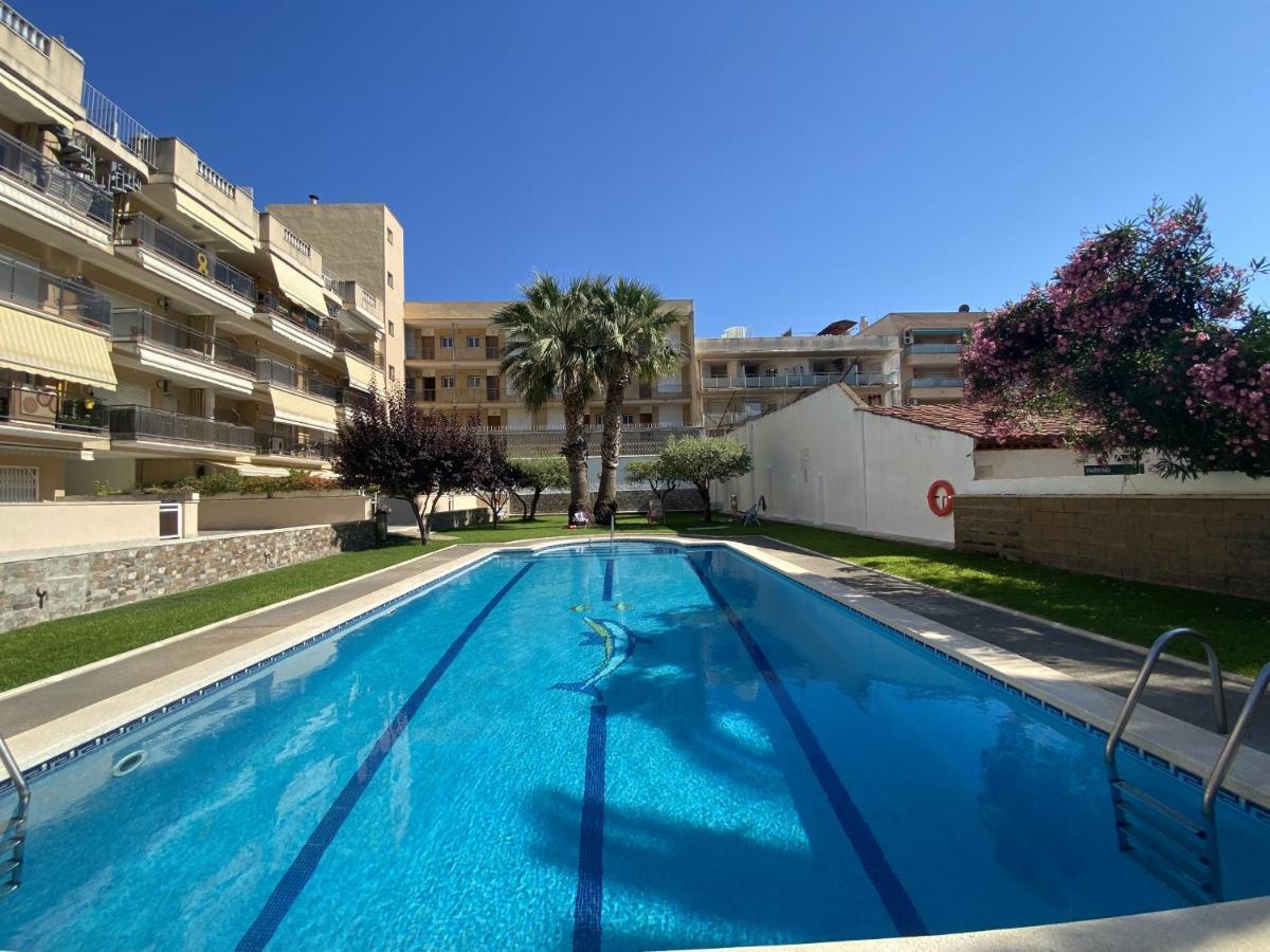R123 Apartamento En La Planta Baja Con Piscina Cerca De La Playa 카라펠 외부 사진