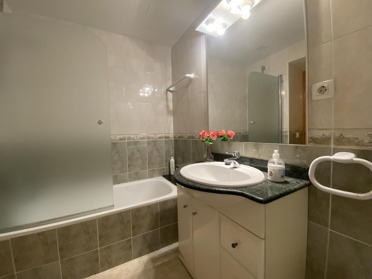 R123 Apartamento En La Planta Baja Con Piscina Cerca De La Playa 카라펠 외부 사진
