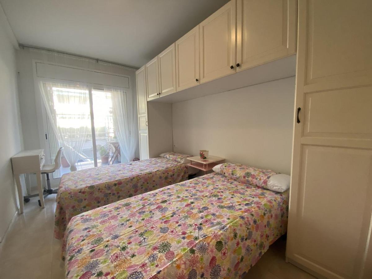 R123 Apartamento En La Planta Baja Con Piscina Cerca De La Playa 카라펠 외부 사진