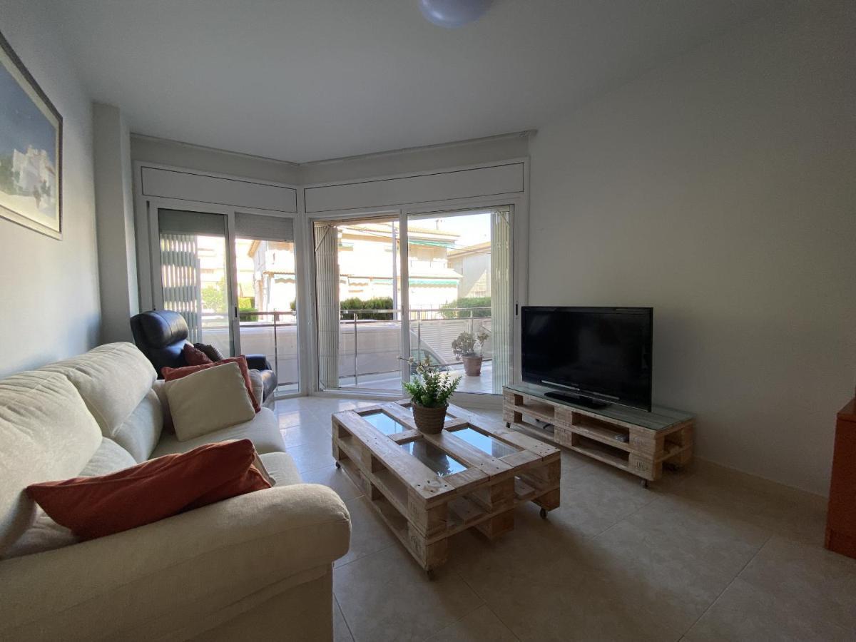 R123 Apartamento En La Planta Baja Con Piscina Cerca De La Playa 카라펠 외부 사진